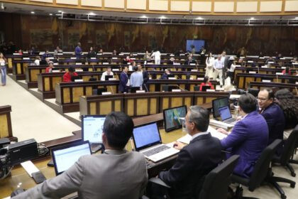 Ley de Inteligencia en Ecuador genera debate por acceso a datos, nuevas identidades y posibles riesgos a derechos fundamentales.