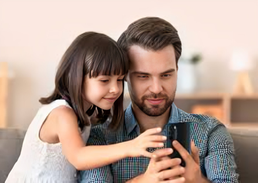 Un smartphone que lo acompañe en su rutina diaria, conectándolo con su familia y facilitando cada momento especial.