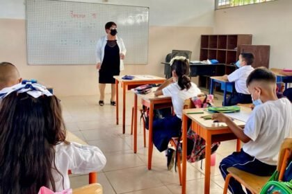 Educa Empleo abre convocatoria 2025 para docentes: revisa fechas, requisitos, puntajes y cómo postular al Magisterio en Ecuador.