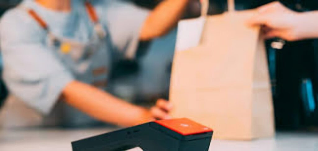 Pagos digitales impulsan el crecimiento de las PYMES en Ecuador, mejorando ventas, eficiencia operativa y acceso a soluciones financieras.