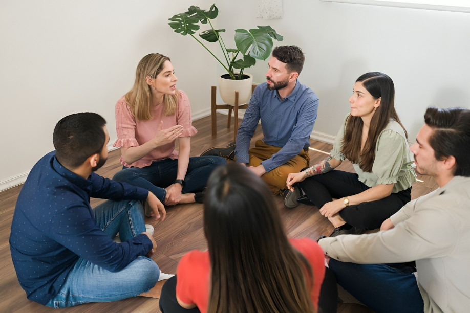 La salud mental comunitaria es un reto prioritario en Ecuador. Se requiere más profesionales, atención preventiva y participación social.