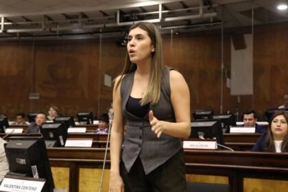 asambleístas de ADN
