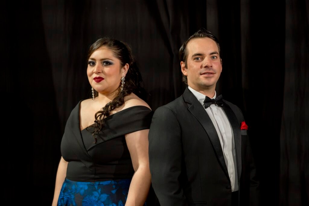 Soprano Vanesa Regalado y tenor Francisco Ortega junto a la Orquesta Sinfónica de Guayaquil en el concierto Amor y desamor en la ópera.
