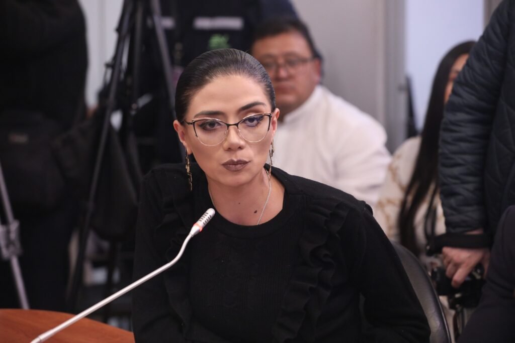 Jhajaira Urresta anuncia su salida del correísmo y critica a Luisa González
