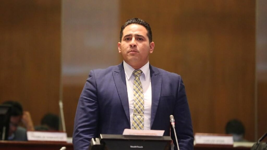 Daniel Salcedo compareciendo en la Comisión de Fiscalización de la Asamblea Nacional del Ecuador