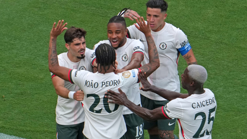 Jugadores del Chelsea celebran su clasificación a la final del Mundial de Clubes 2025 tras vencer a Fluminense