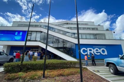 Oficinas cerradas de la cooperativa CREA tras anuncio de su liquidación forzosa