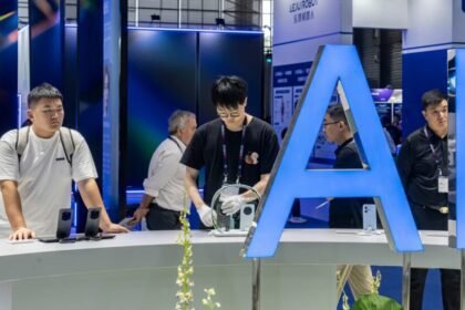 Modelo Kimi K2 de Moonshot compite con OpenAI en inteligencia artificial abierta y asequible