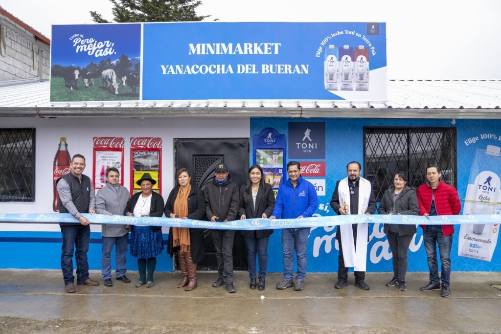 Autoridades de Tonicorp y comunidad local inauguran tienda comunitaria en Biblián para fortalecer la inclusión productiva rural