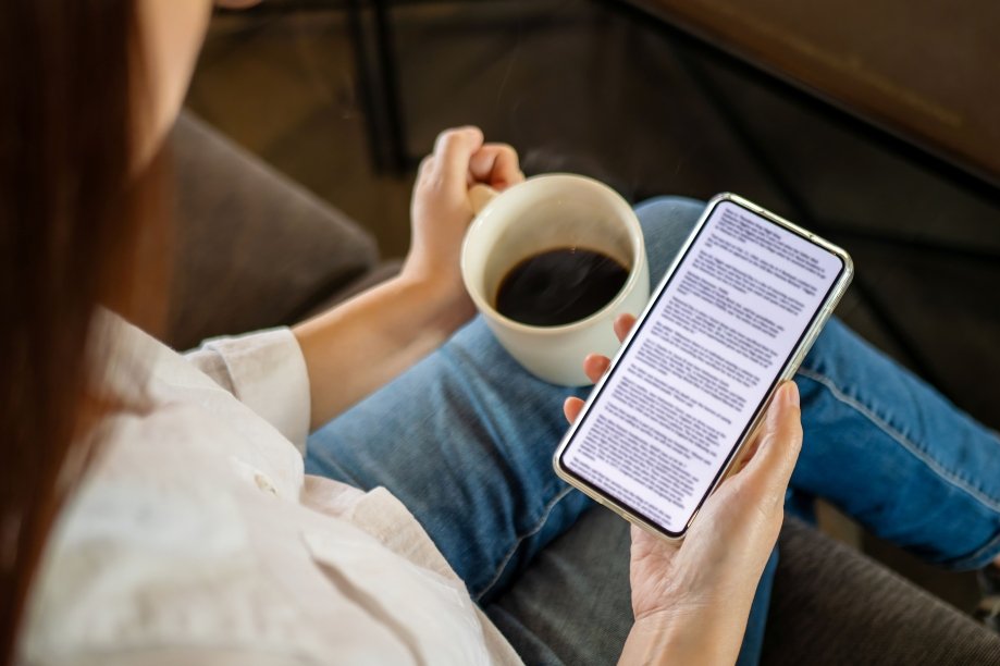 La lectura sigue siendo clave para el pensamiento crítico. En 2025 enfrenta retos de atención, acceso y transformación por lo digital.