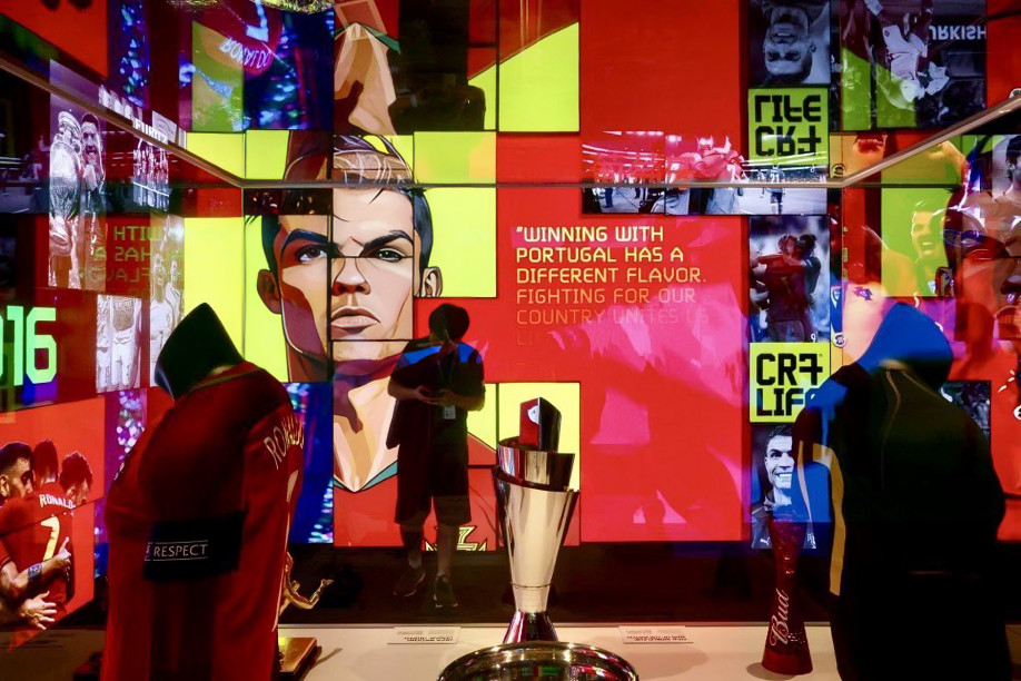 El museo de CR7 se inaugura en Asia. Trofeos, tienda oficial, cafetería portuguesa y experiencias tecnológicas marcan su llegada a Hong Kong.
