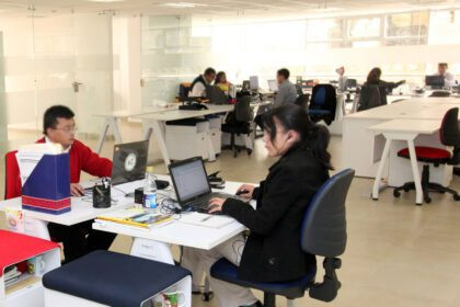 El Gobierno anunció la fusión de ministerios y el inicio del despido de 5.000 funcionarios públicos. La reestructuración no afectará