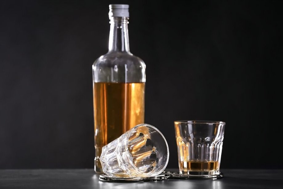 Gremios gastronómicos advierten que la ley seca durante la consulta popular de diciembre causará graves pérdidas económicas al sector formal.