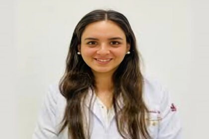 Daniela Salas asume dirección de Salud del IESS en medio de cuestionamientos