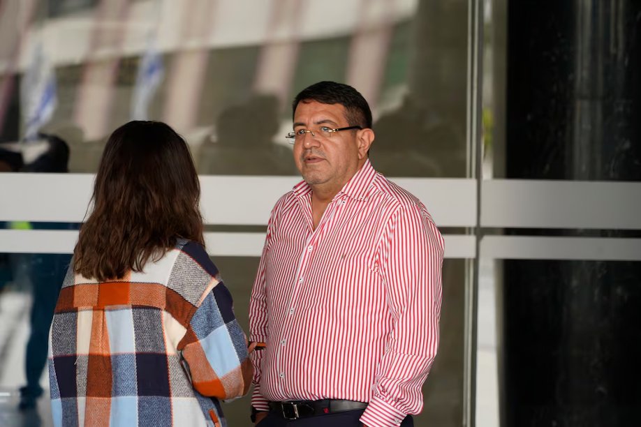 El Gobierno ofrece una recompensa por Santiago Díaz de $100.000 para localizar al asambleísta acusado por violación a una menor de 12 años.