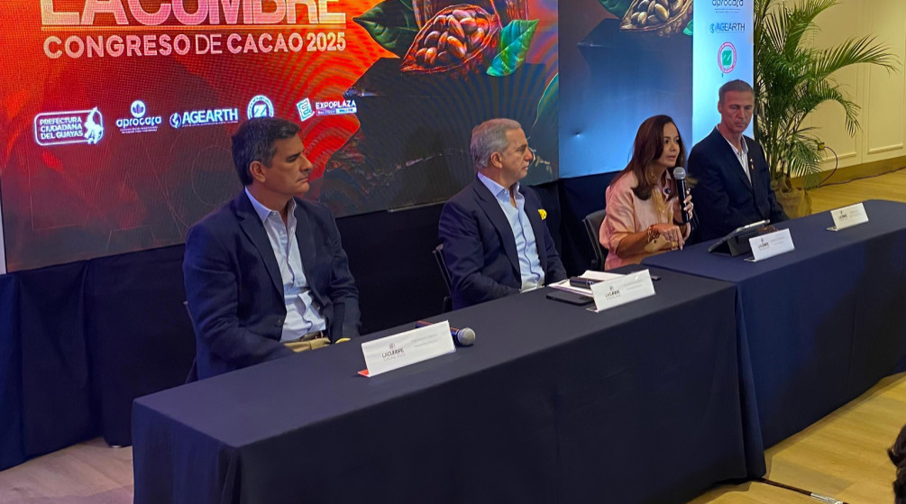 Ecuador afianza su liderazgo mundial del cacao con precios récord, sostenibilidad y mayor producción en la Cumbre del Cacao 2025.