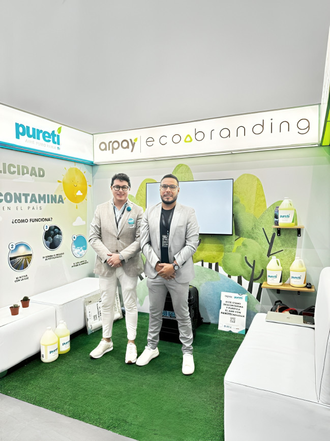 Arpay apuesta por la publicidad sostenible en Ecuador con materiales biodegradables y tecnologías que purifican el aire, alineándose.