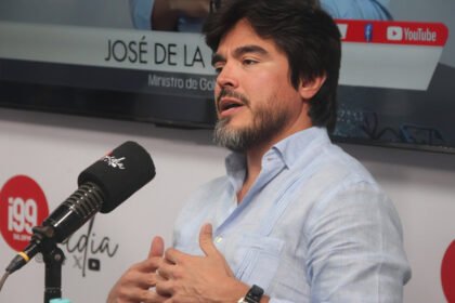 José De La Gasca presenta su renuncia al Ministerio de Gobierno y agradece a Daniel Noboa por la oportunidad de servir al país.