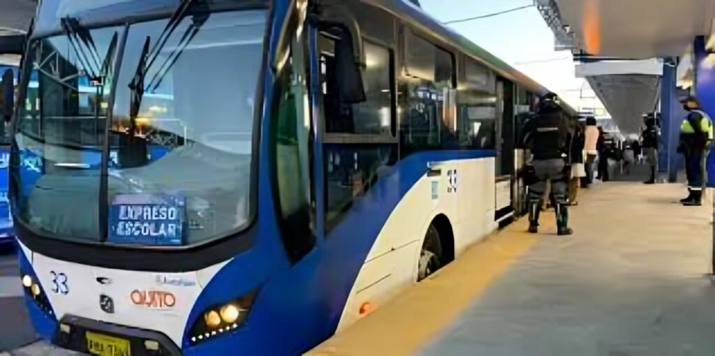 Durante las vacaciones escolares, cuatro circuitos del Trole y Ecovía cambian su operación. Las modificaciones estarán vigentes.