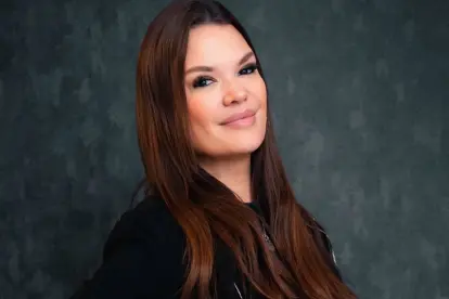 influencer brasileña tras cirugía estética triple