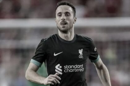 Imagen conmemorativa de Diogo Jota, futbolista del Liverpool, tras su trágico fallecimiento