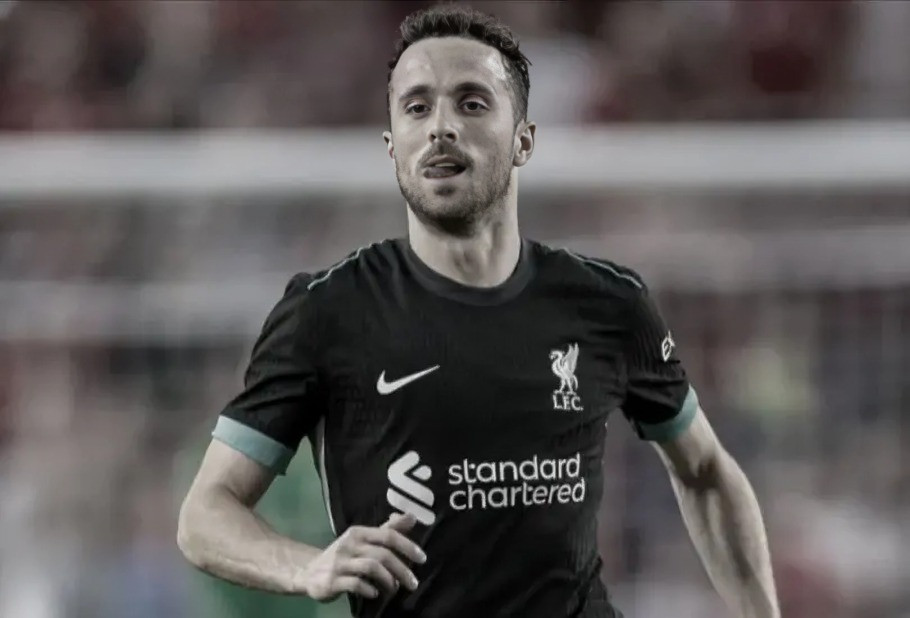 Imagen conmemorativa de Diogo Jota, futbolista del Liverpool, tras su trágico fallecimiento