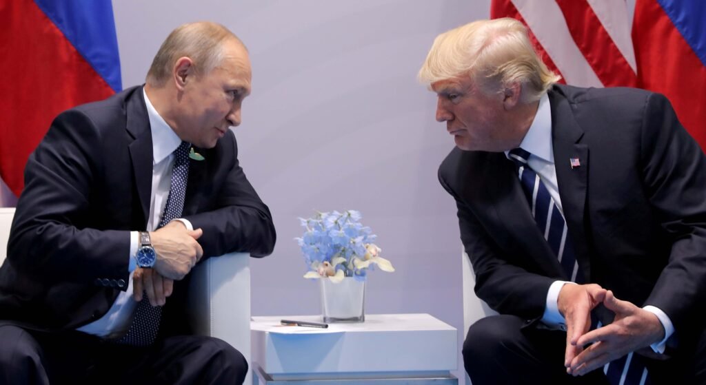 Donald Trump advirtió que impondrá aranceles del 100%