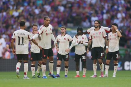 Liverpool busca delantero tras salidas clave