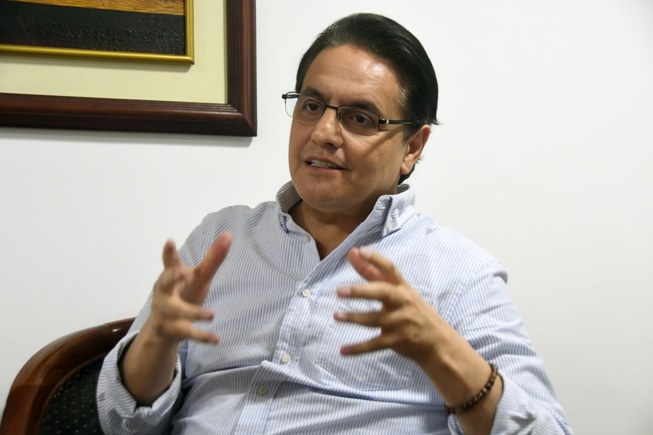 Fernando Villavicencio durante evento de campaña presidencial antes del caso magnicidio que conmocionó Ecuador en agosto 2023