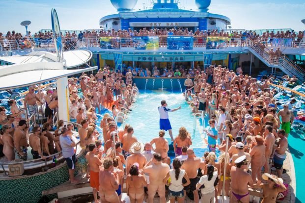 Crucero nudista