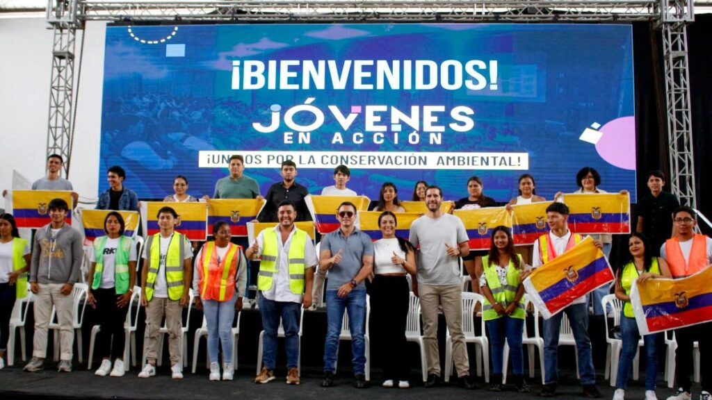 Oficina del MIES ofreciendo soporte presencial para inscripciones a Jóvenes en Acción