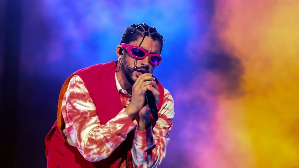 Vista aérea del barrio costero La Perla en San Juan, Puerto Rico, lugar del tiroteo donde murió un turista tras concierto de Bad Bunny