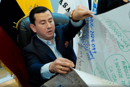 Comisión de Fiscalización analiza información sobre corrupción hospitalaria entregada por Salcedo y Jordán