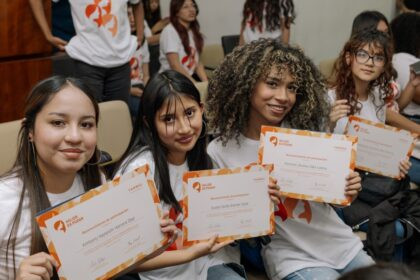 Yanbal: Jóvenes finalizan Programa ¨Mujer es Poder¨