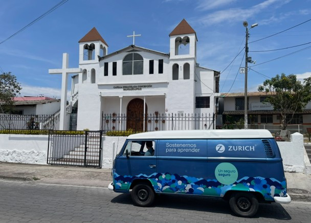 Interior de Pharmacy’s en Guayaquil, la primera farmacia con cafetería en Latinoamérica.