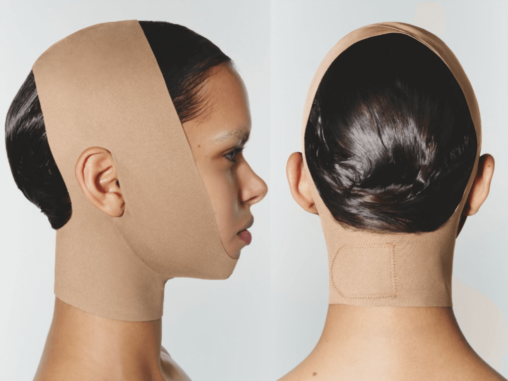 Faja para el rostro de Skims diseñada para soporte mandibular y definición facial