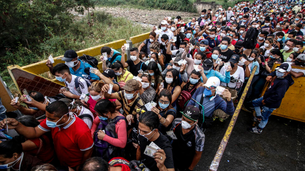 Migrantes venezolanos en frontera ecuatoriana durante proceso de anulación del Estatuto Migratorio Ecuador Venezuela