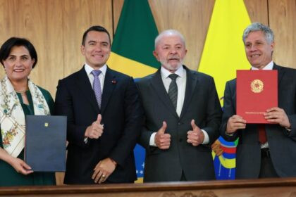 Presidentes Daniel Noboa y Lula da Silva durante firma de acuerdos bilaterales Brasil y Ecuador en Brasilia