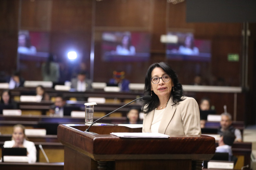 Solanda Goyes comparece ante Asamblea Nacional durante juicio político rechazado por falta de votos