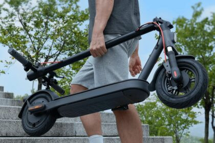 Xiaomi Electric Scooter 5 Plus con llantas de 12 pulgadas y diseño plegable
