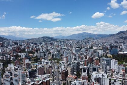 Comparativa de precios entre departamentos nuevos y usados en Quito 2025