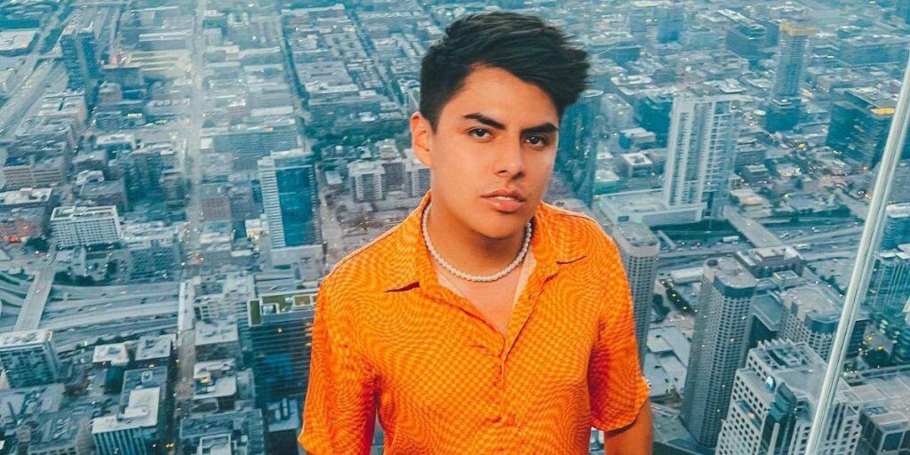 Kike Jav presenta su nuevo reality con modelos de OnlyFans en Ecuador Etiquetas sugeridas: