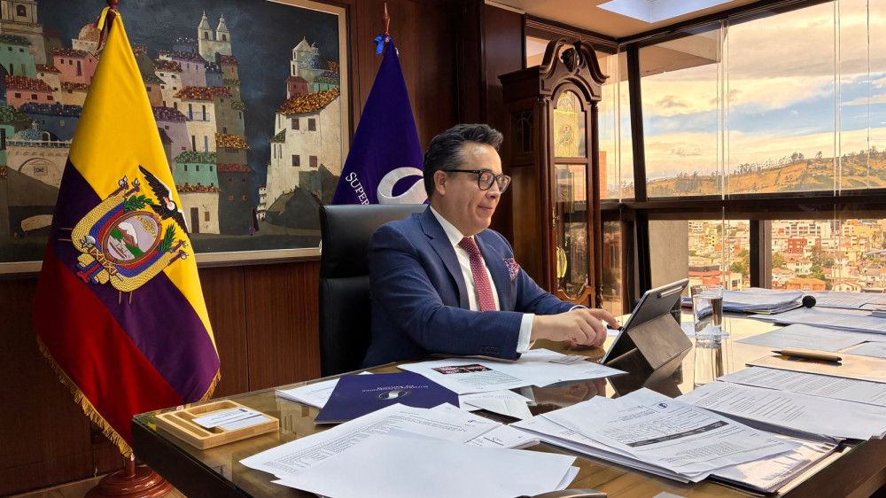 Superintendente Roberto Romero alerta sobre intento de desestabilizar el sistema bancario