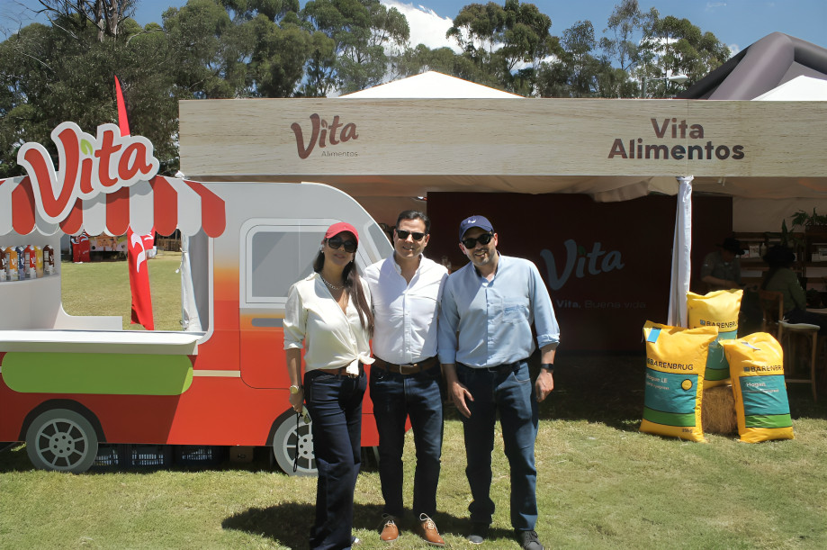 Ejecutivos de Vita Alimentos durante su participación en la Feria Holstein 2025