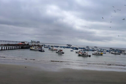 Policías patrullan el malecón de Puerto López tras múltiples desapariciones reportadas