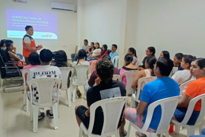 Jóvenes realizan inscripciones para el programa Jóvenes en Acción en oficinas del MIES en Ecuador
