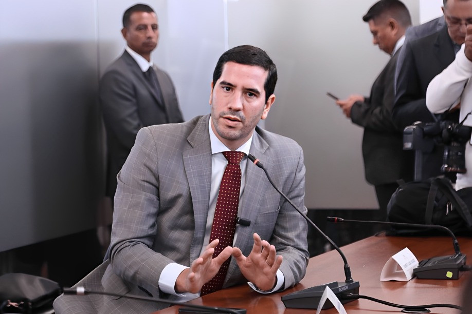 Roberto Luque aclara su viaje a EE.UU.