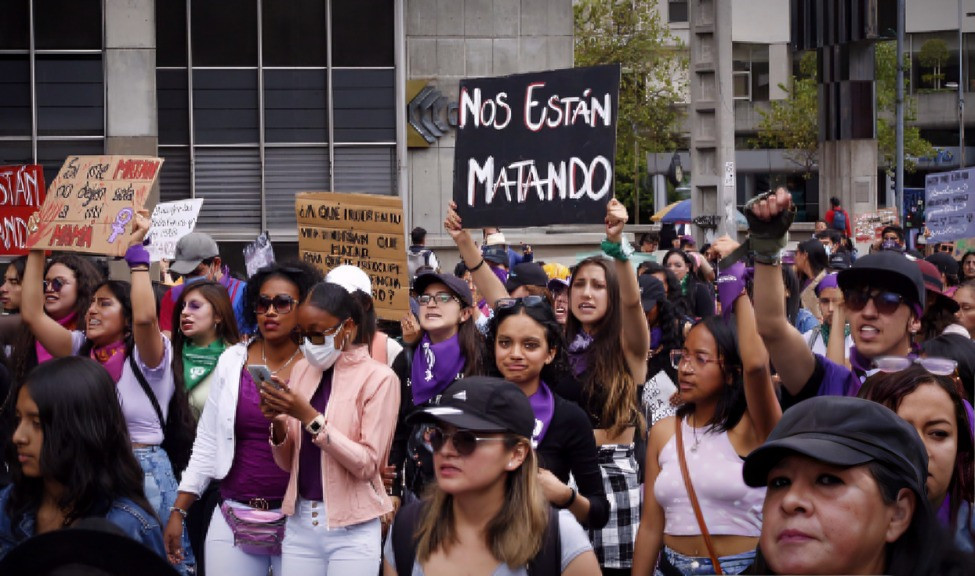extinción del Ministerio de la Mujer en Ecuador genera críticas