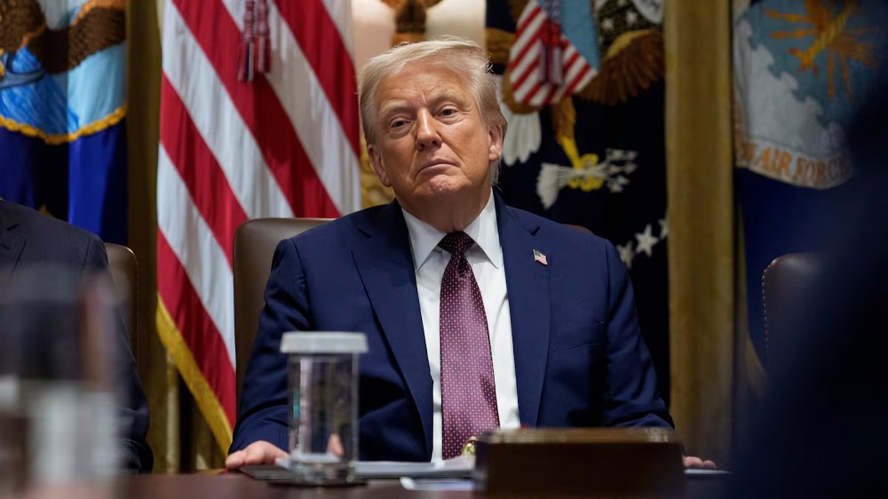 Donald Trump en la Casa Blanca durante rueda de prensa sobre aranceles de Trump por exceso de poderes de emergencia