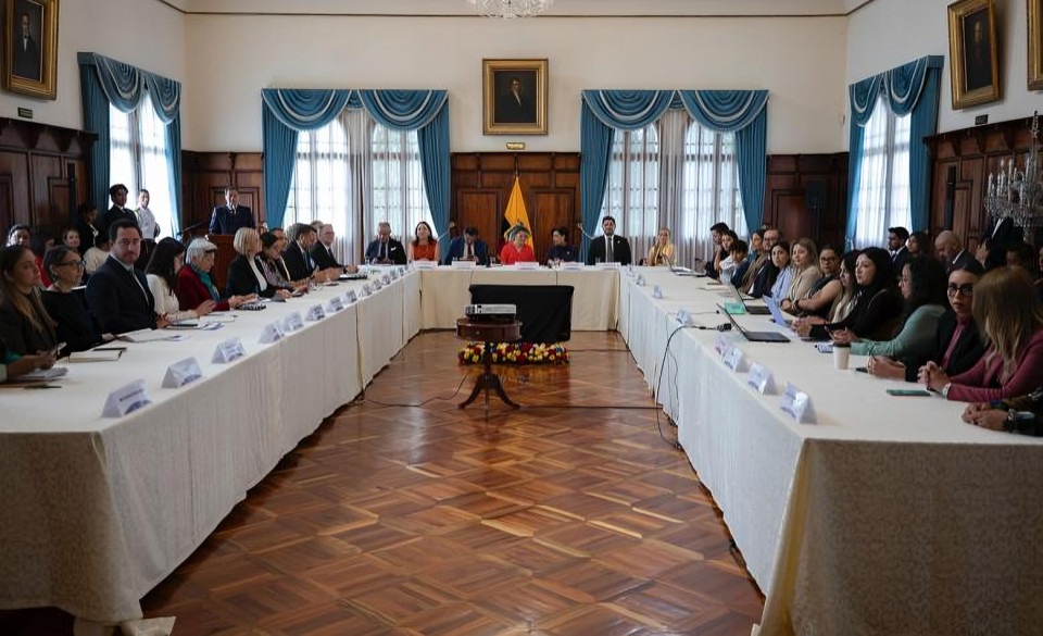 Autoridades ecuatorianas y organismos internacionales instalan comité para proteger a menores del crimen organizado